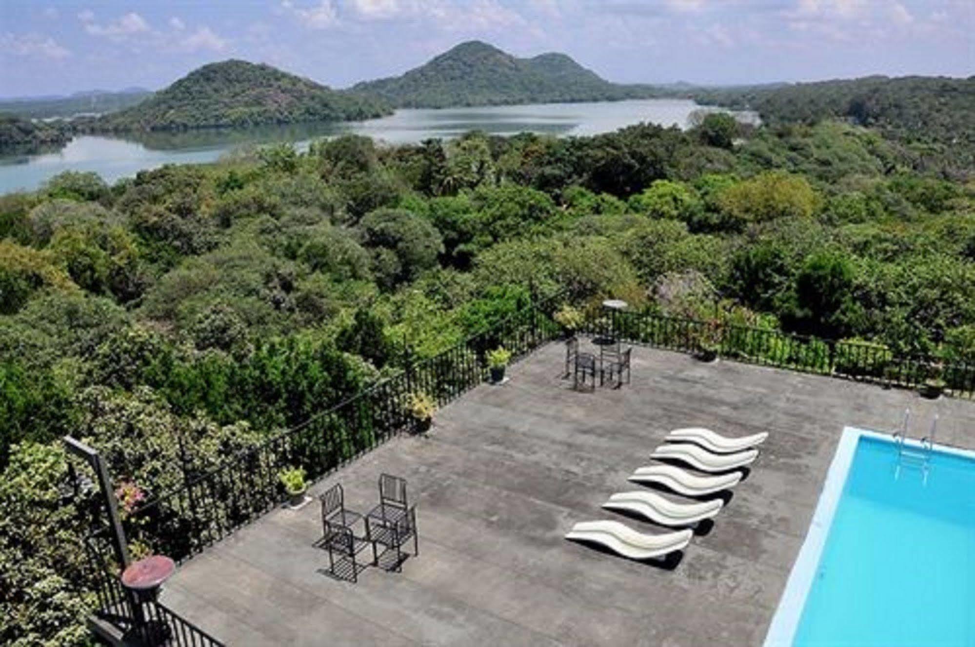 Giritale Hotel Polonnaruwa Exteriör bild
