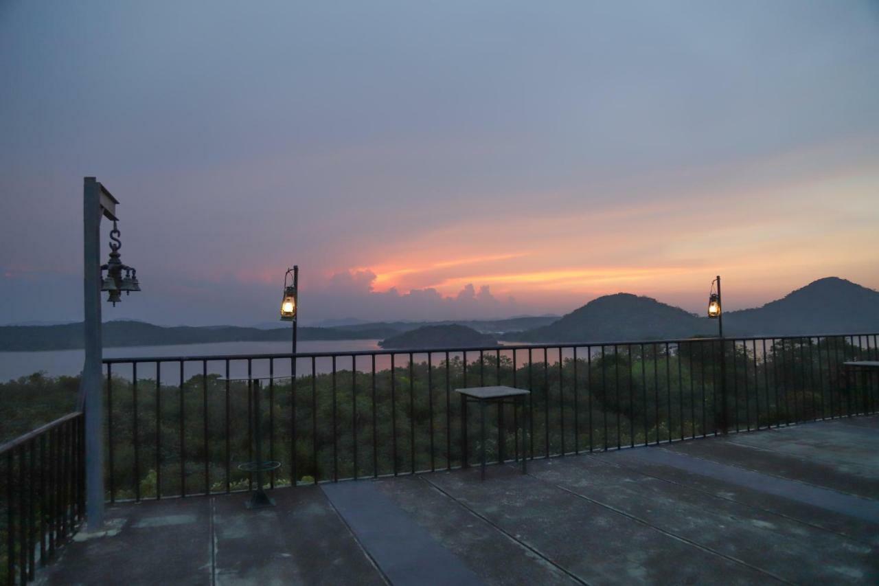 Giritale Hotel Polonnaruwa Exteriör bild