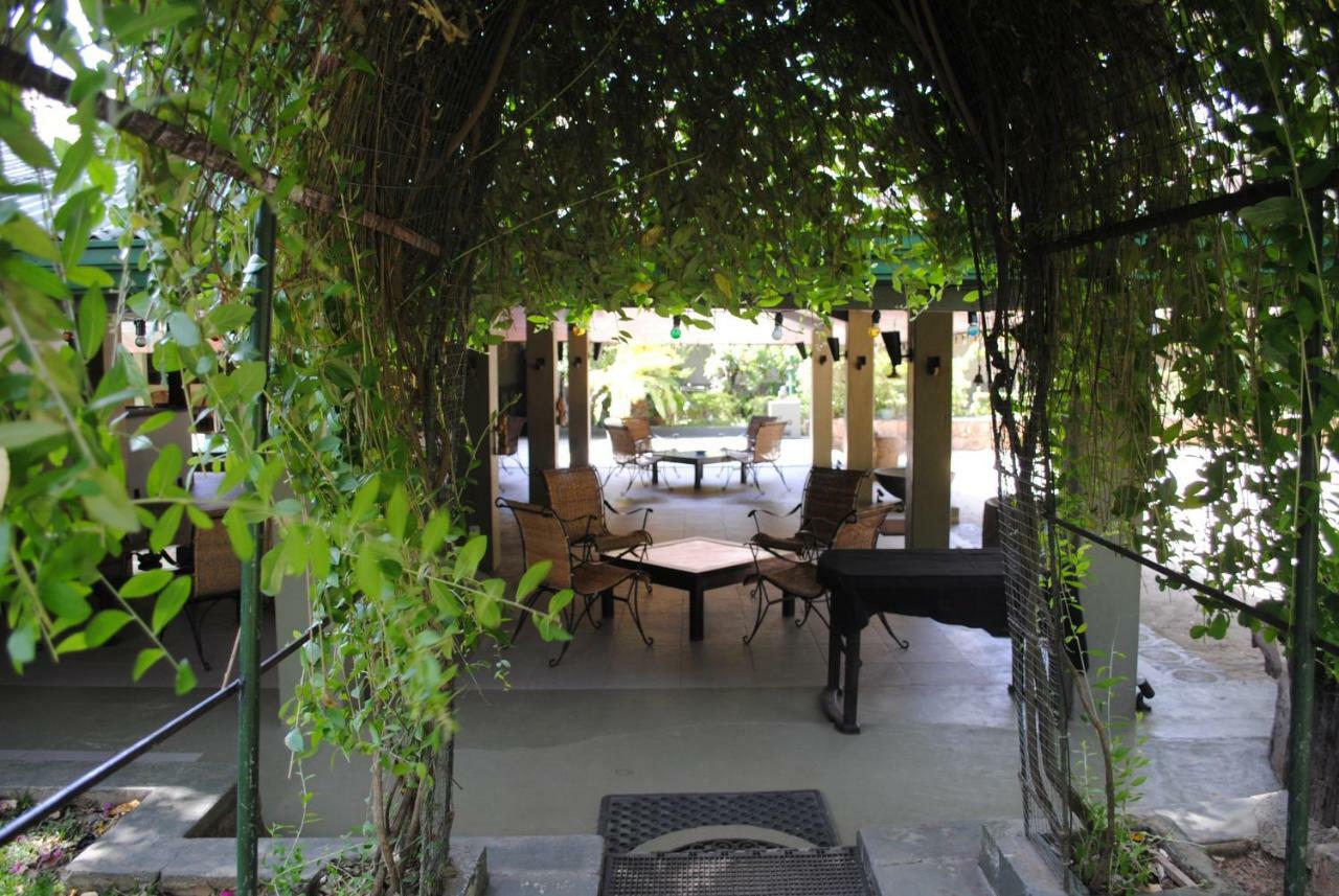 Giritale Hotel Polonnaruwa Exteriör bild